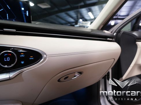 Used 2022 Genesis GV70 2.5T image 40