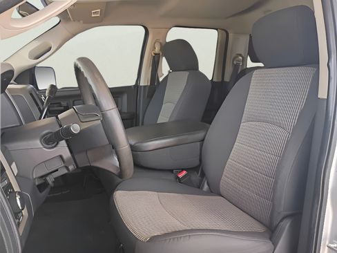Used 2011 RAM 1500 ST w/ ST Popular Equipment Group AWD/4WD image 3
