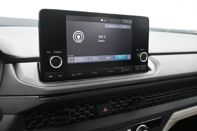Certified 2025 Honda Accord LX image 4