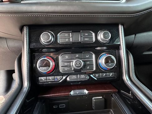 Used 2023 GMC Yukon Denali Ultimate AWD/4WD image 35
