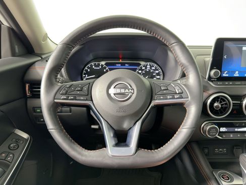 Used 2025 Nissan Sentra SR w/ SR Premium Package image 16