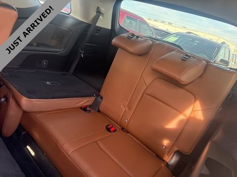 Certified 2023 Nissan Pathfinder Platinum w/ Black Appearance Package image 16