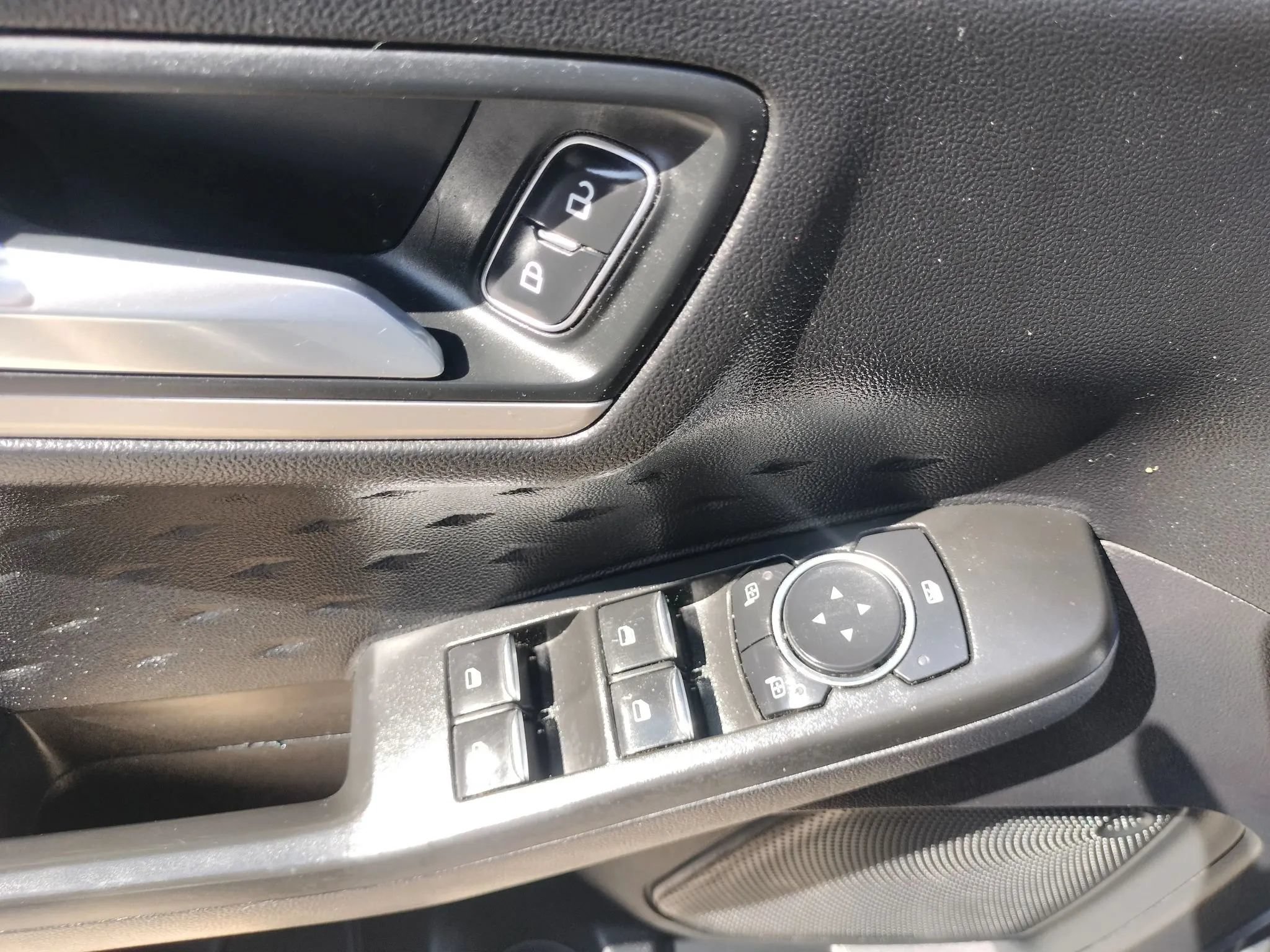 Used 2020 Ford Escape SE FWD image 22