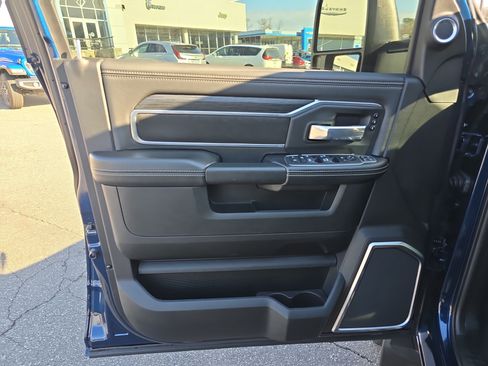 Used 2024 RAM 3500 Laramie w/ Night Edition image 19
