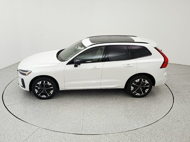 New 2026 Volvo XC60 B5 Plus w/ Protection Package Premier AWD/4WD image 37