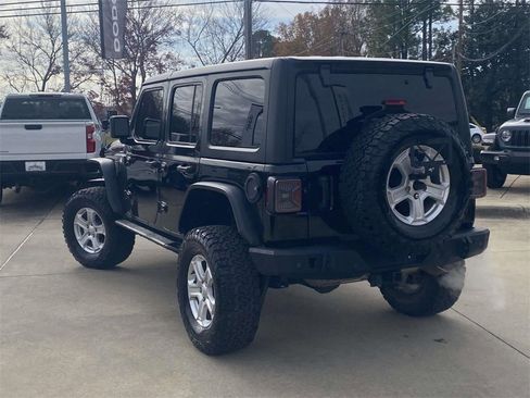 Used 2022 Jeep Wrangler Unlimited Sport image 40