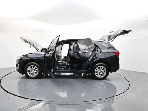 Used 2020 Chevrolet Equinox LS image 33