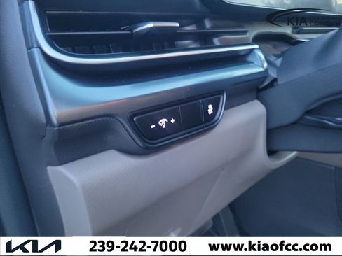 Used 2025 Kia Carnival LX FWD image 26