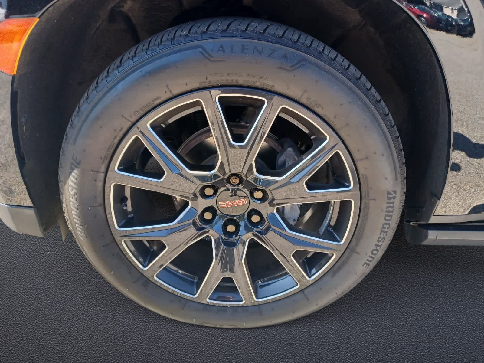 Certified 2024 GMC Yukon XL Denali Ultimate w/ LPO, Floor Liner Package AWD/4WD image 29