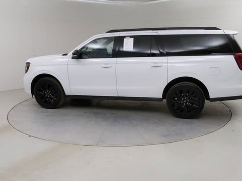 Certified 2025 Ford Expedition Max Platinum w/ Stealth Appearance Package AWD/4WD image 19