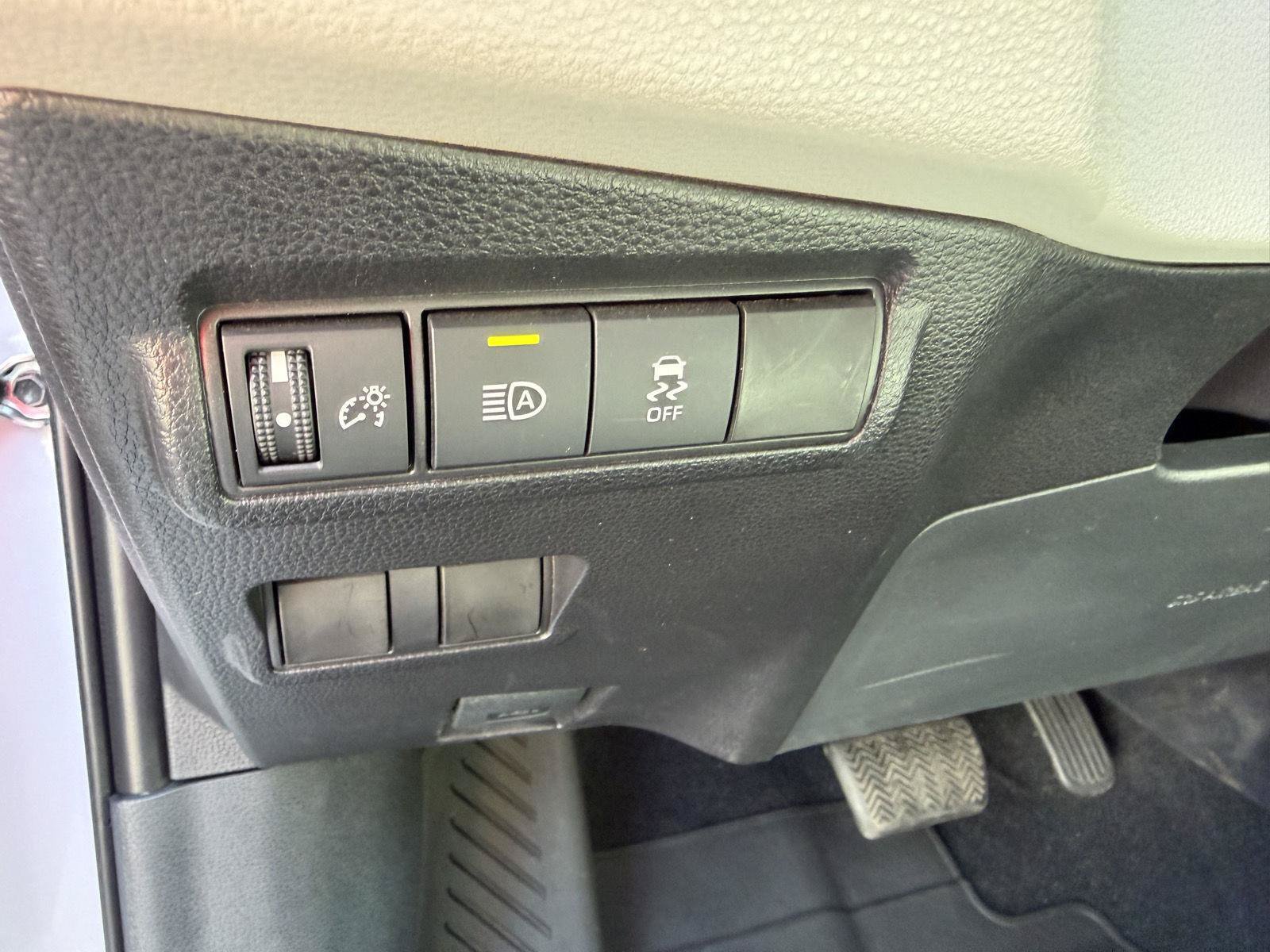 Used 2026 Toyota Corolla Cross LE w/ Moonroof Package FWD image 34