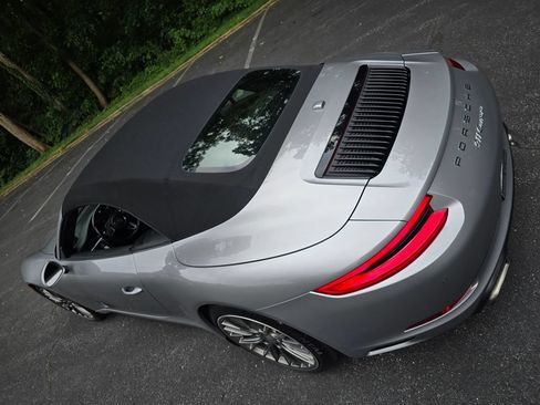 Used 2018 Porsche 911 Carrera RWD image 56