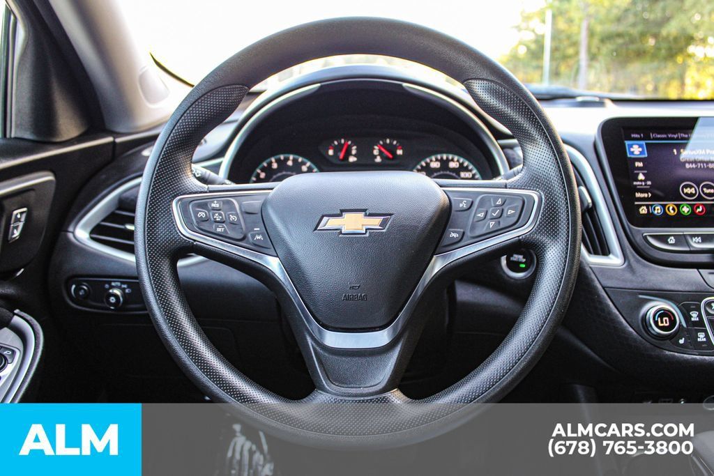 Used 2025 Chevrolet Malibu LT FWD image 23
