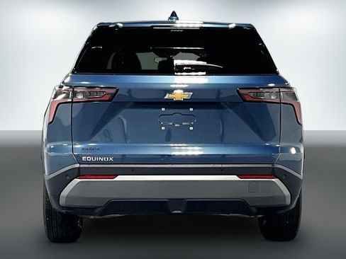 Used 2025 Chevrolet Equinox LT FWD image 6