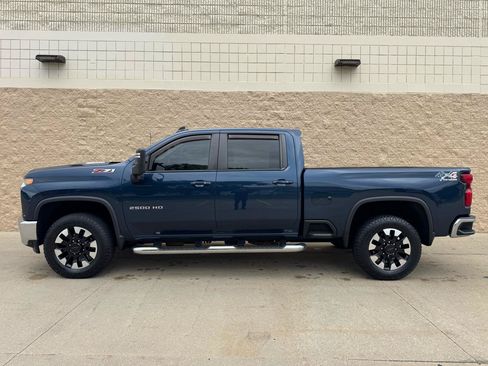 Used 2020 Chevrolet Silverado 2500 LT w/ All Star Edition AWD/4WD image 2