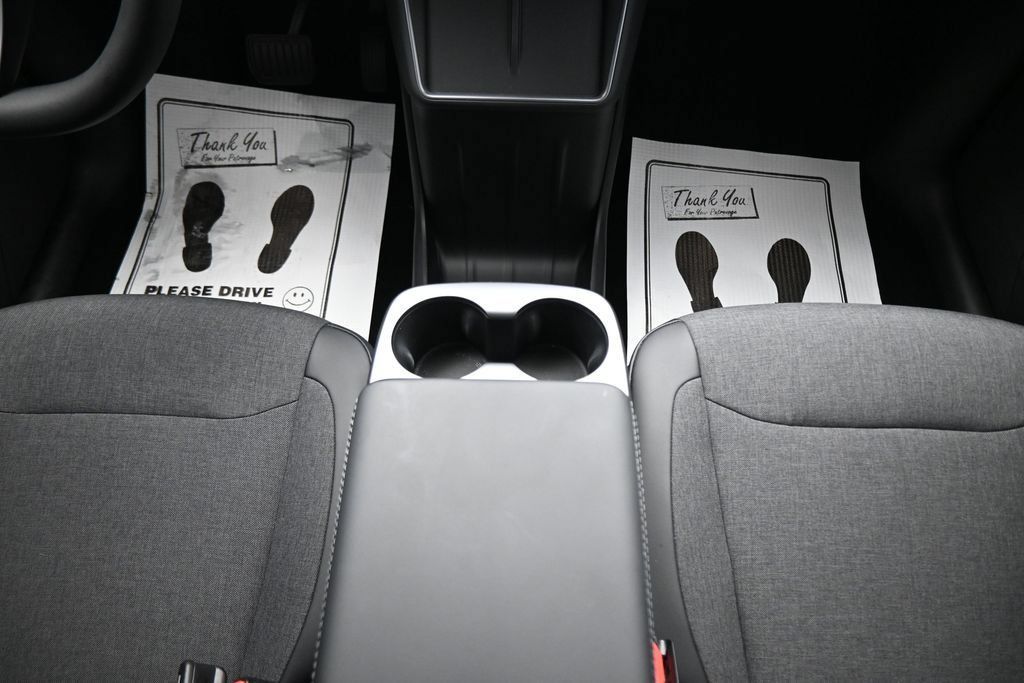Used 2026 Tesla Model Y 2WD image 16