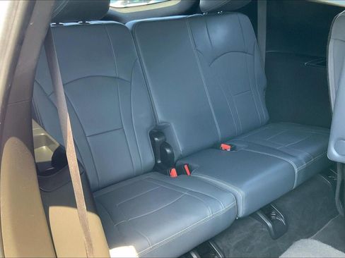 Used 2023 Buick Enclave Essence w/ Experience Buick Package AWD/4WD image 23