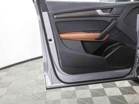 Used 2022 Audi Q5 2.0T Premium w/ Convenience Package image 34