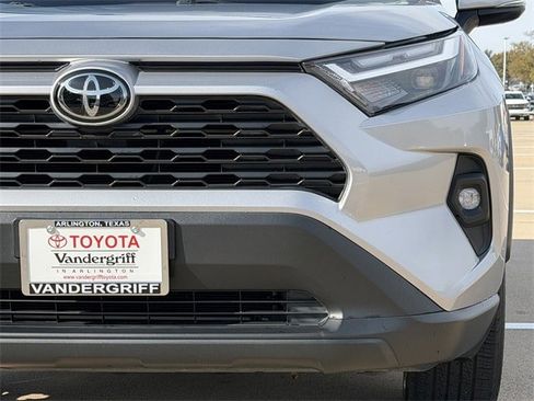 Used 2023 Toyota RAV4 XLE Premium image 9