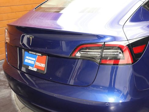 Used 2022 Tesla Model 3 Standard Range image 15