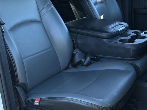 Used 2022 RAM 2500 Tradesman w/ Chrome Appearance Group image 33