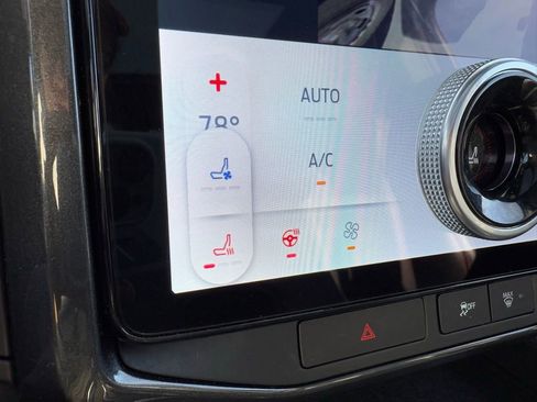 Used 2022 Ford Expedition Limited image 20