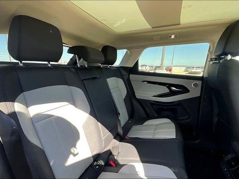 New 2025 Land Rover Range Rover Evoque Dynamic SE image 11