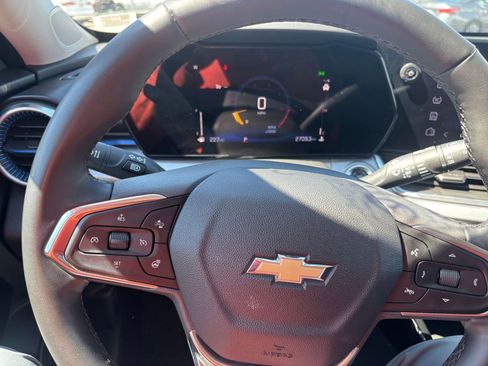 Used 2025 Chevrolet Trax LT w/ LT Convenience Package image 33