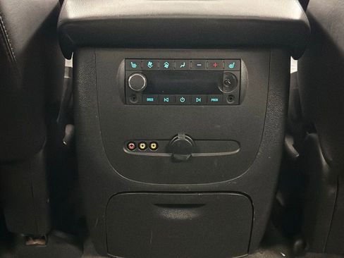 Used 2011 GMC Yukon XL Denali image 24