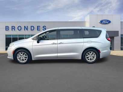 Used 2024 Chrysler Pacifica Touring-L