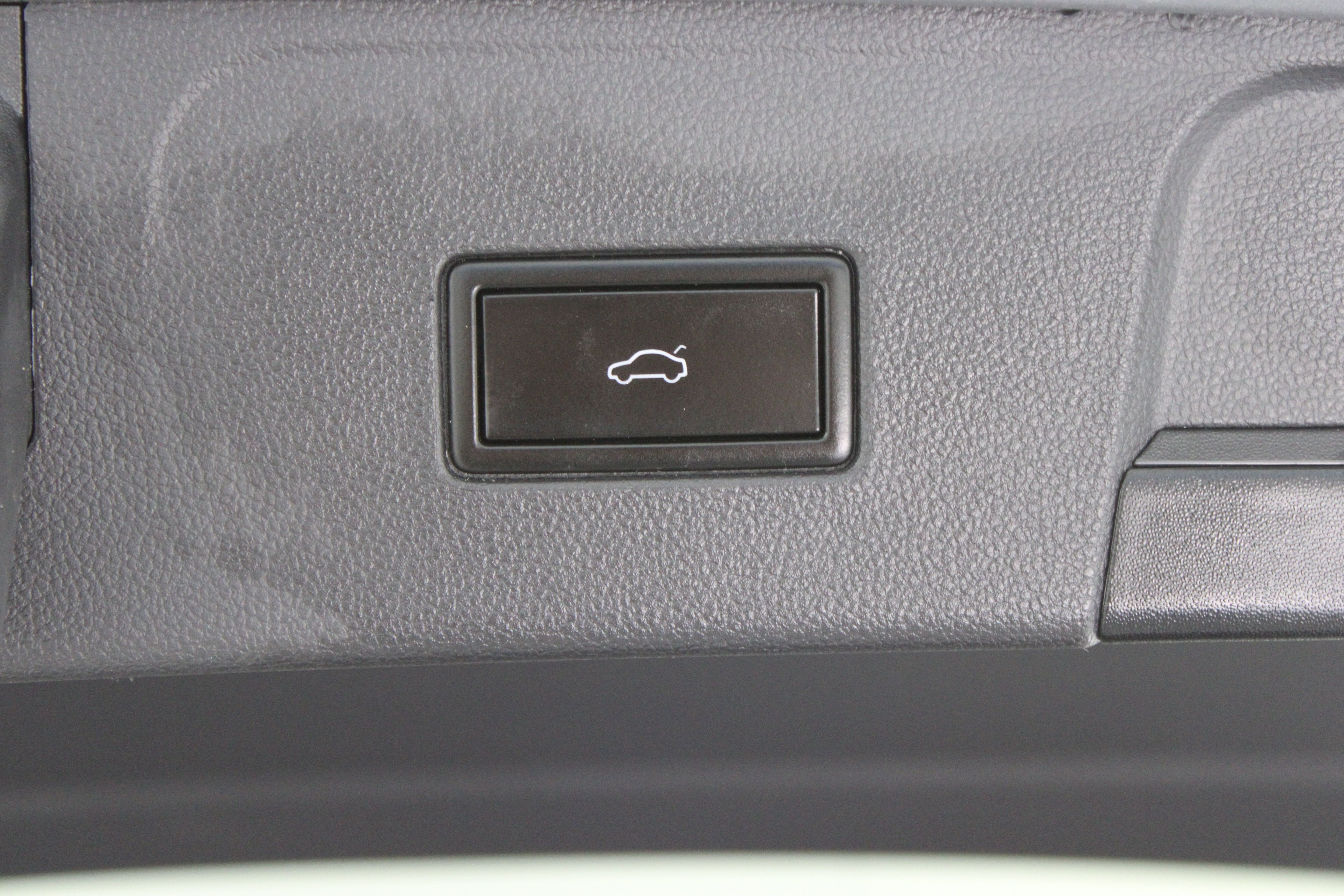 Used 2021 Volkswagen Atlas SE FWD image 35