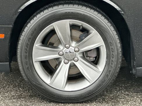 Used 2018 Dodge Challenger SXT image 35