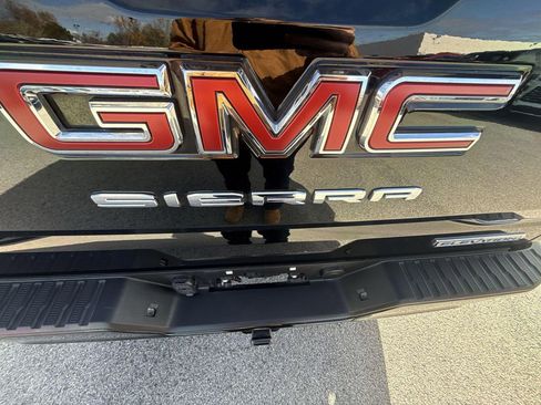 Used 2024 GMC Sierra 1500 Elevation image 29