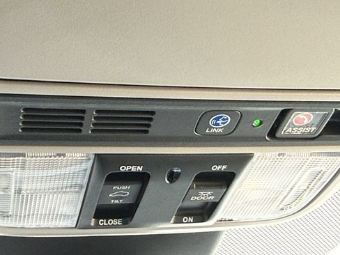 Used 2024 Honda Odyssey Touring image 17