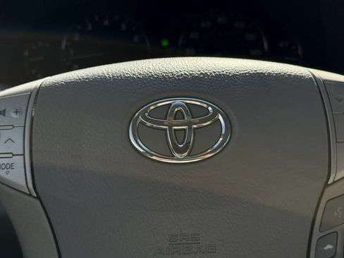 Used 2005 Toyota Avalon Limited FWD image 28
