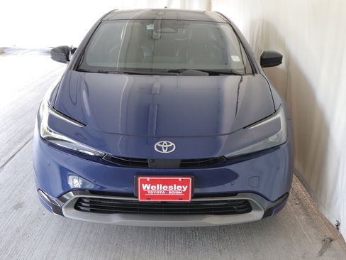 Used 2024 Toyota Prius Limited w/ Limited Premium Package AWD/4WD image 4