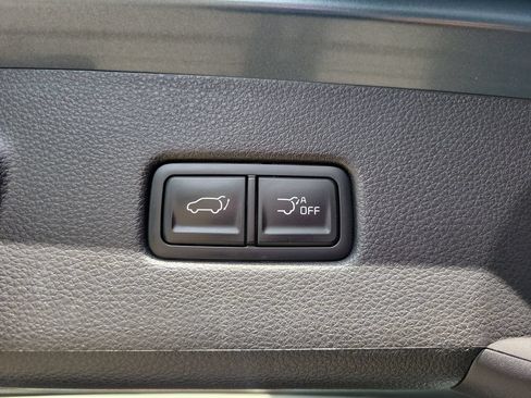 Certified 2023 Kia Carnival SX FWD image 8