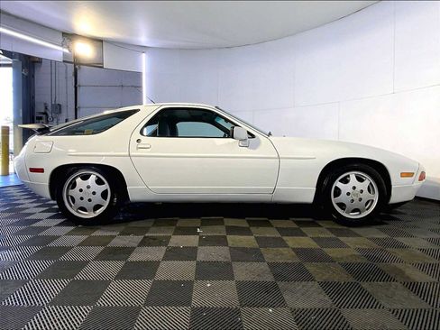 Used 1991 Porsche 928 S4 RWD image 8