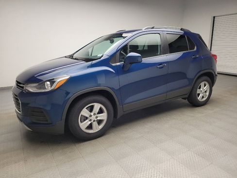 Used 2020 Chevrolet Trax LT FWD image 2