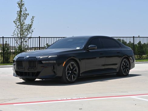 Certified 2024 BMW i7 eDrive50 w/ M Sport Package RWD image 5