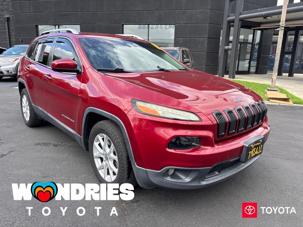 Used 2017 Jeep Cherokee Latitude FWD image 1