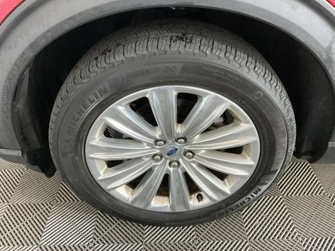Used 2022 Ford Explorer Limited w/ Equipment Group 301A AWD/4WD image 9