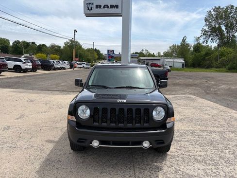 Used 2016 Jeep Patriot High Altitude AWD/4WD image 2