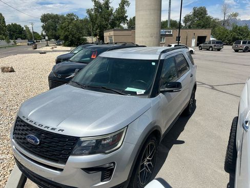 Used 2019 Ford Explorer Sport AWD/4WD image 3