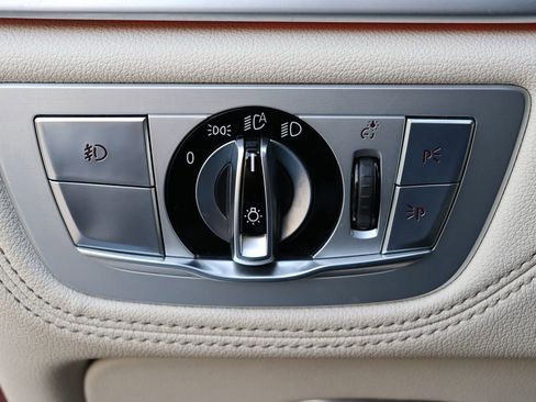 Used 2019 BMW 750i xDrive w/ Luxury Rear Seating Package image 70