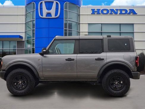 Used 2023 Ford Bronco Wildtrak image 3