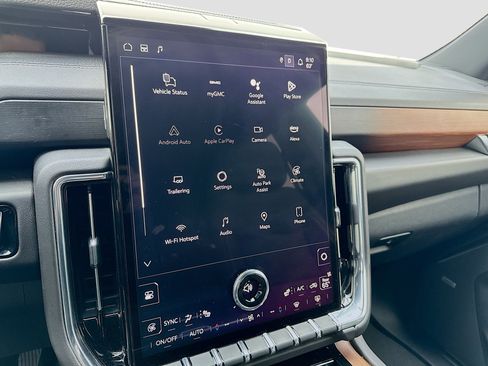 Used 2025 GMC Yukon Denali image 9