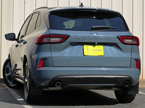 Used 2023 Ford Escape ST-Line w/ Tech Pack #1 FWD image 5