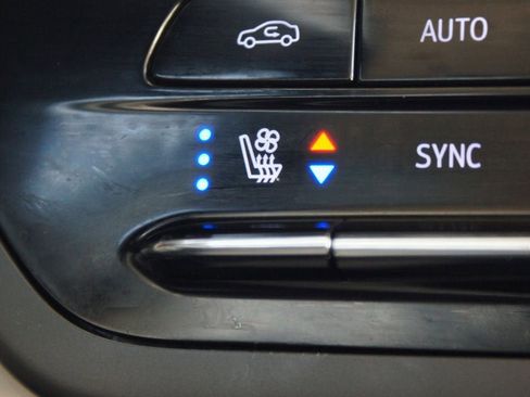 Used 2023 Buick Envision Avenir image 10