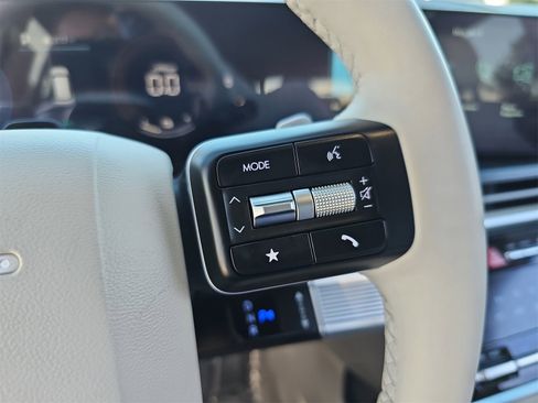 Certified 2025 Hyundai Santa Fe SEL image 20